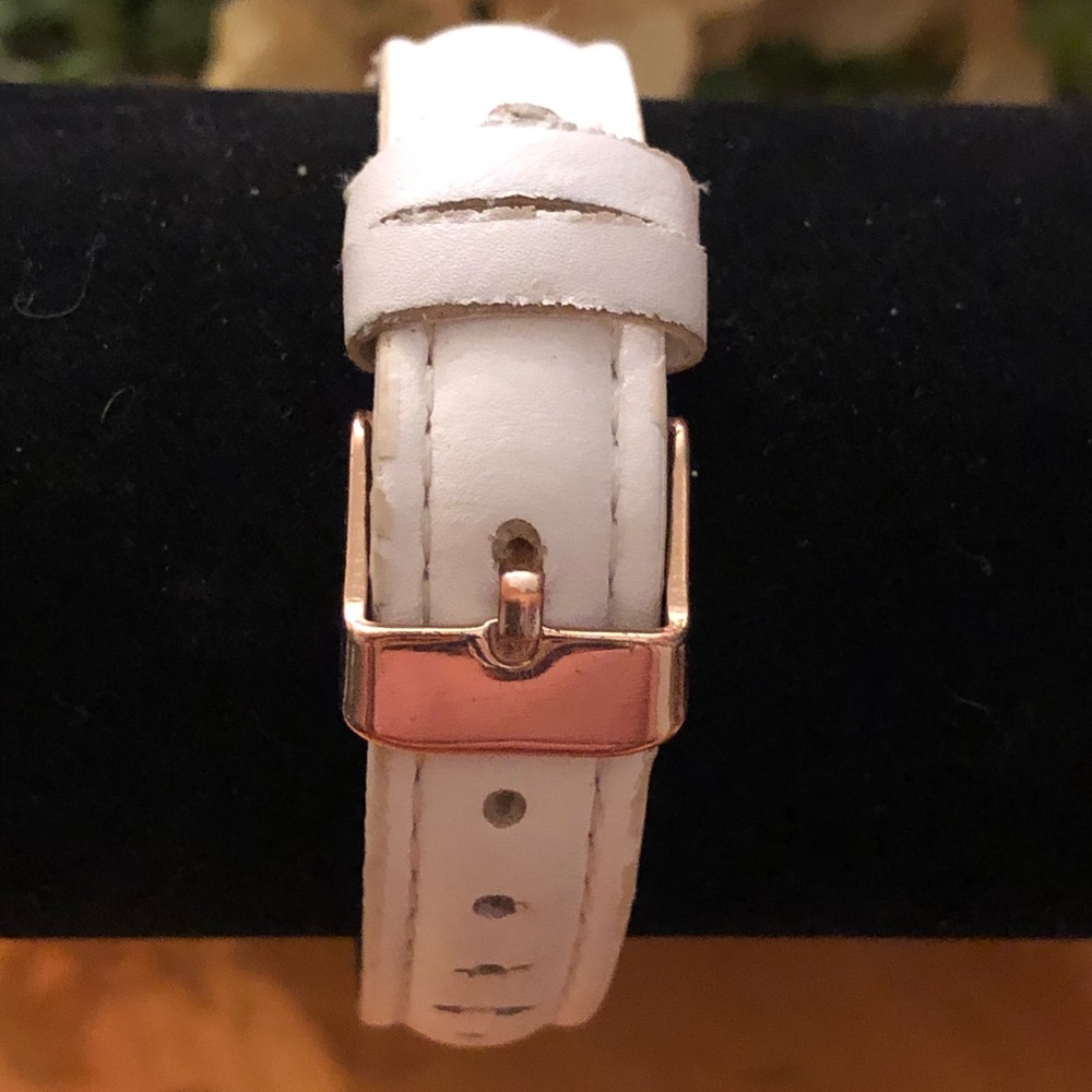 Watch - Picture 3 of 3